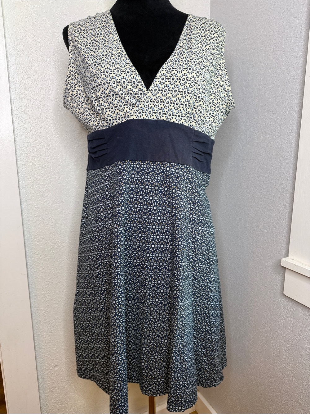 Patagonia Margot Sleeveless Navy White V-Neck Organic Cotton Dress Activewear L